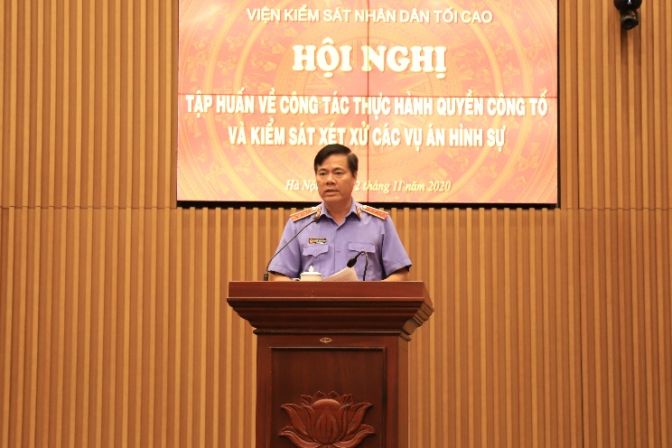 Đồng chí Nguyễn Quang Dũng, Phó Viện trưởng VKSND tối cao dự và chỉ đạo Hội nghị