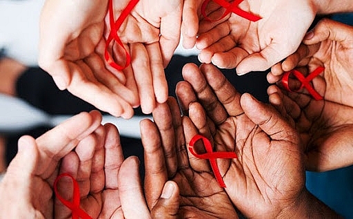 Cuộc chiến chống HIV/AIDS đòi hỏi nỗ lực chung tay của cả cộng đồng (Ảnh minh họa)