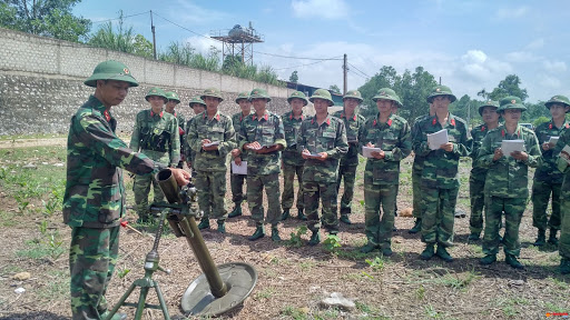 Huấn luyện cho lực lượng dự bị động viên tại đơn vị (Ảnh: baoquankhu4.com.vn)
